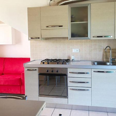 Luxury Apartments - Le Fate - Residence With Pool Манерба-дель-Гарда Екстер'єр фото