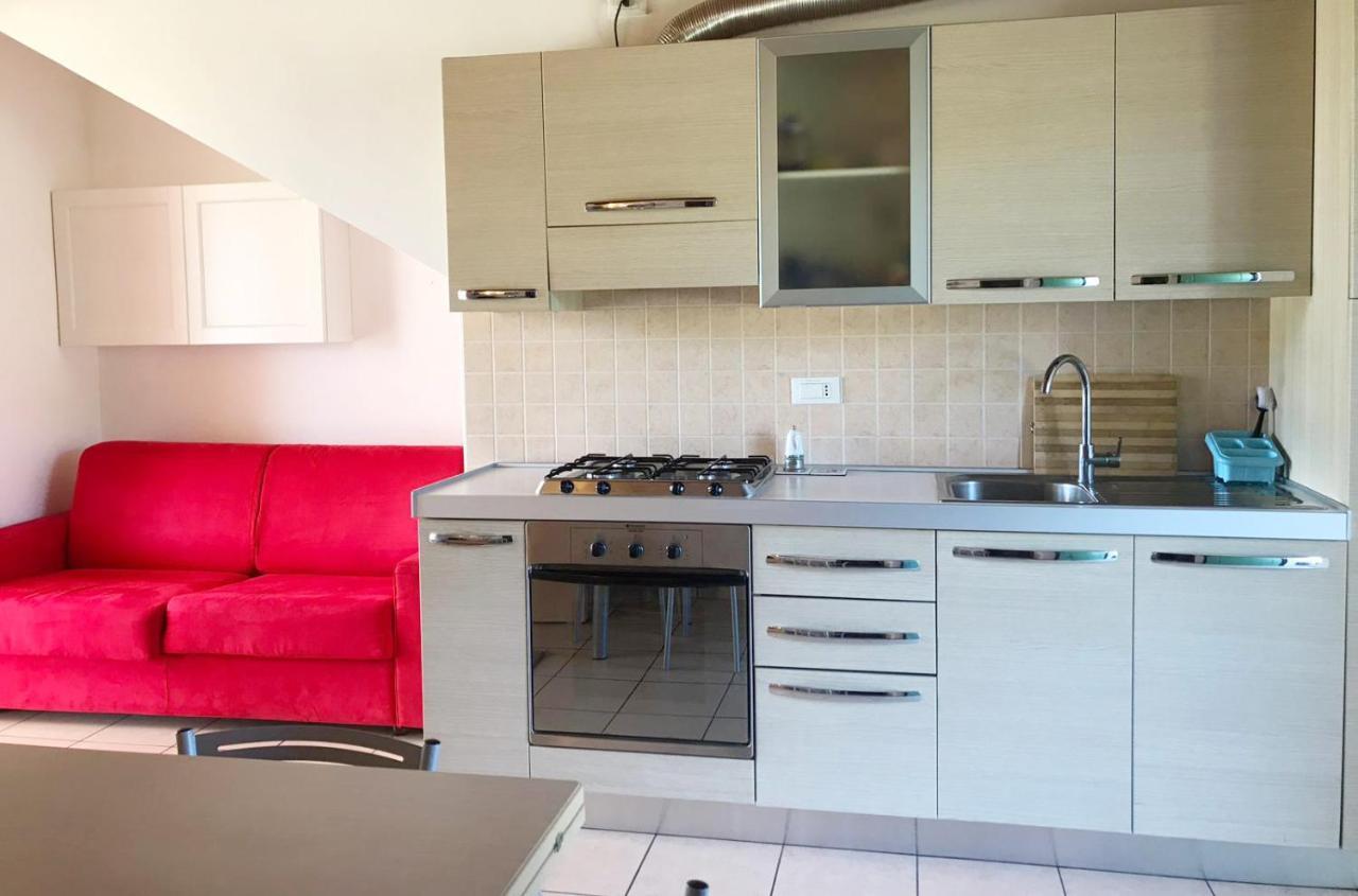 Luxury Apartments - Le Fate - Residence With Pool Манерба-дель-Гарда Екстер'єр фото