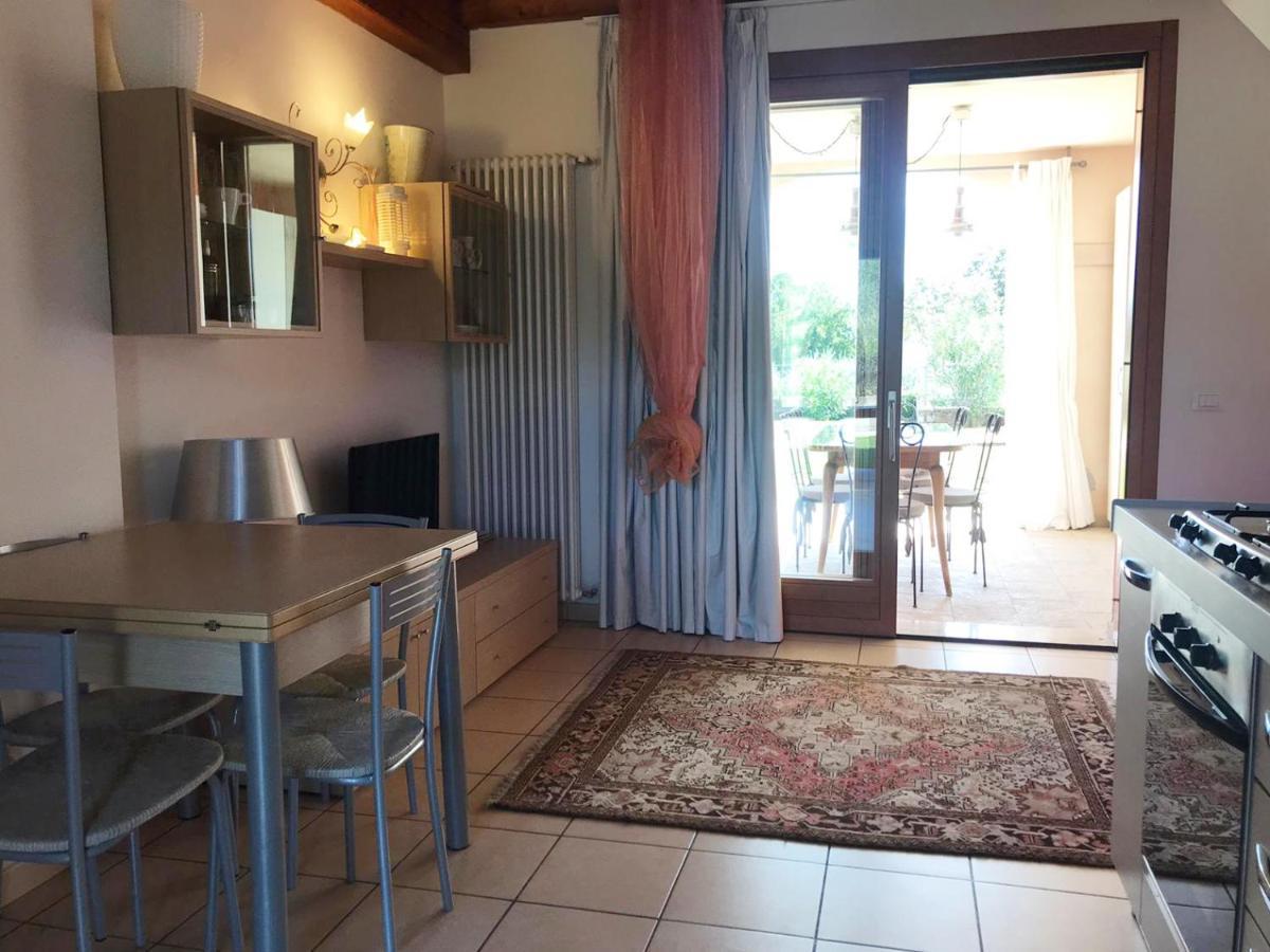Luxury Apartments - Le Fate - Residence With Pool Манерба-дель-Гарда Екстер'єр фото