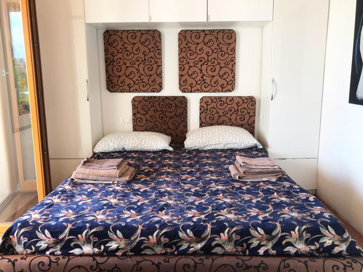 Luxury Apartments - Le Fate - Residence With Pool Манерба-дель-Гарда Екстер'єр фото