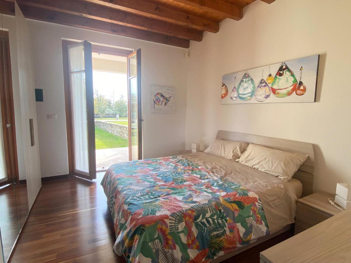 Luxury Apartments - Le Fate - Residence With Pool Манерба-дель-Гарда Екстер'єр фото