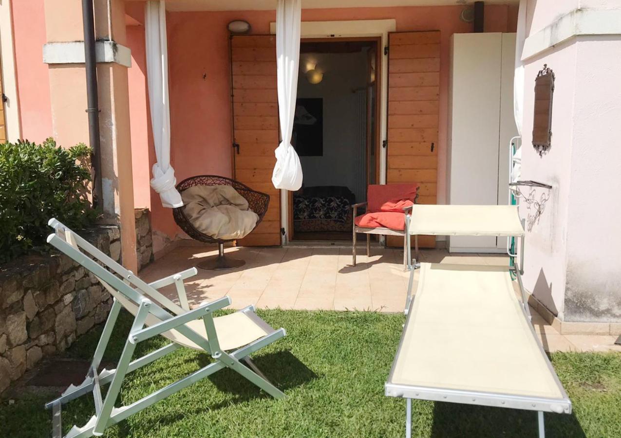 Luxury Apartments - Le Fate - Residence With Pool Манерба-дель-Гарда Екстер'єр фото