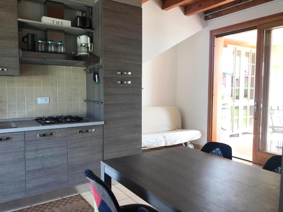 Luxury Apartments - Le Fate - Residence With Pool Манерба-дель-Гарда Екстер'єр фото