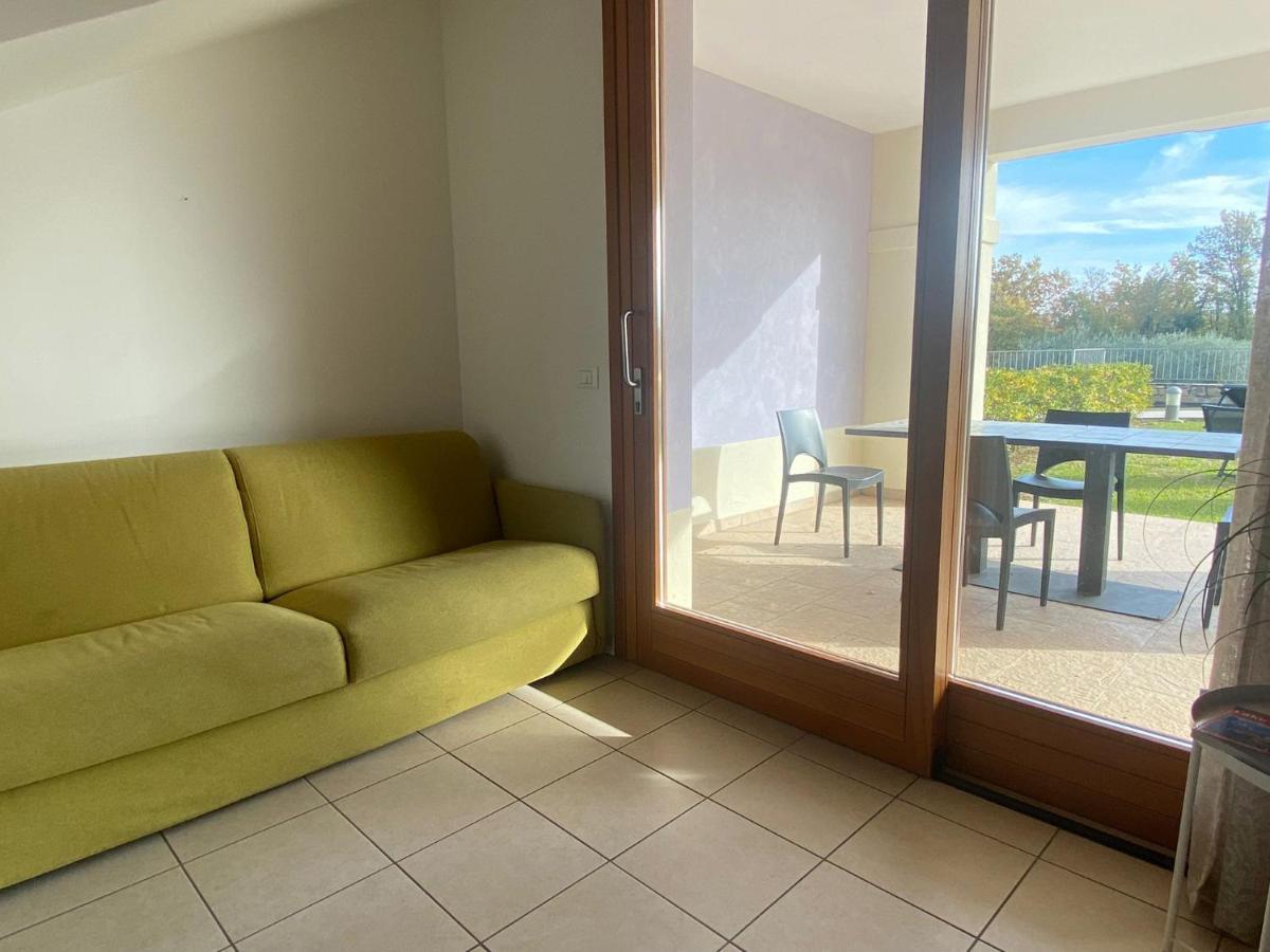 Luxury Apartments - Le Fate - Residence With Pool Манерба-дель-Гарда Екстер'єр фото