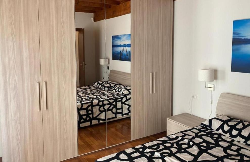 Luxury Apartments - Le Fate - Residence With Pool Манерба-дель-Гарда Екстер'єр фото