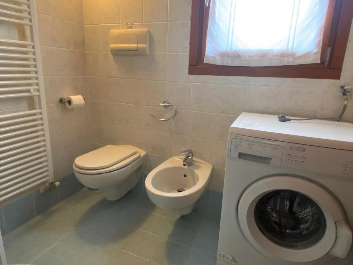 Luxury Apartments - Le Fate - Residence With Pool Манерба-дель-Гарда Екстер'єр фото