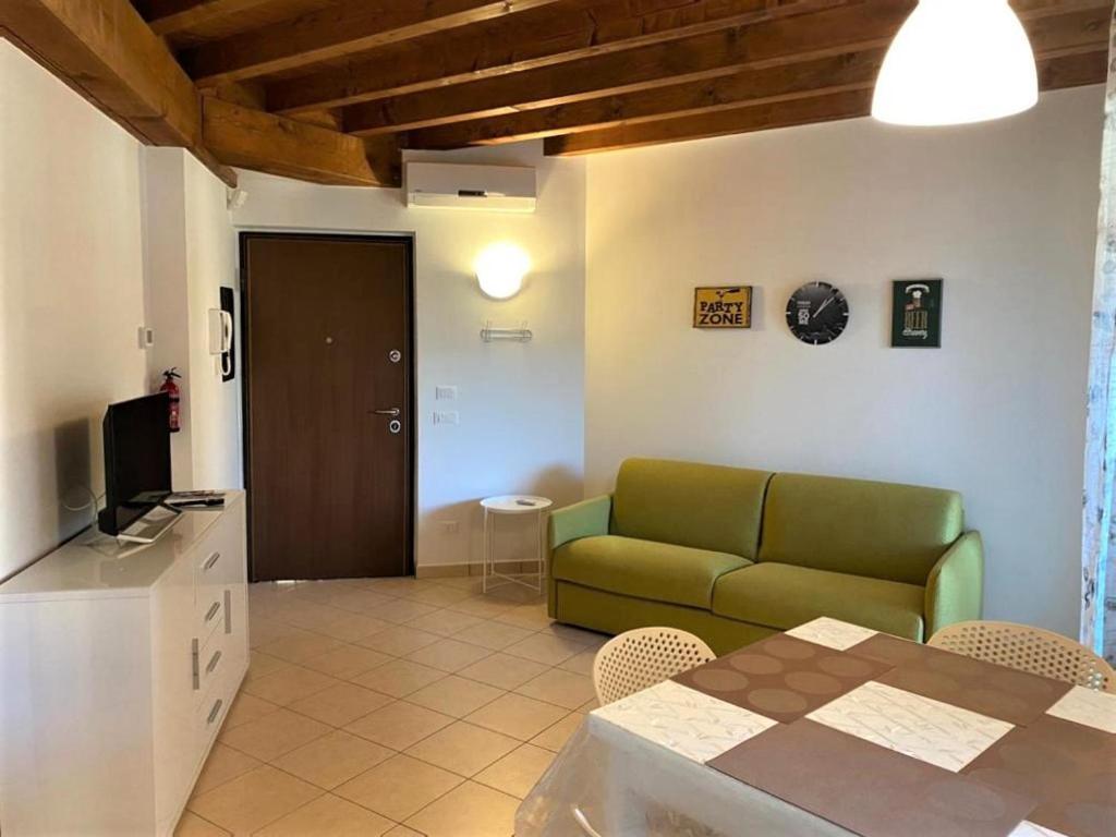 Luxury Apartments - Le Fate - Residence With Pool Манерба-дель-Гарда Екстер'єр фото